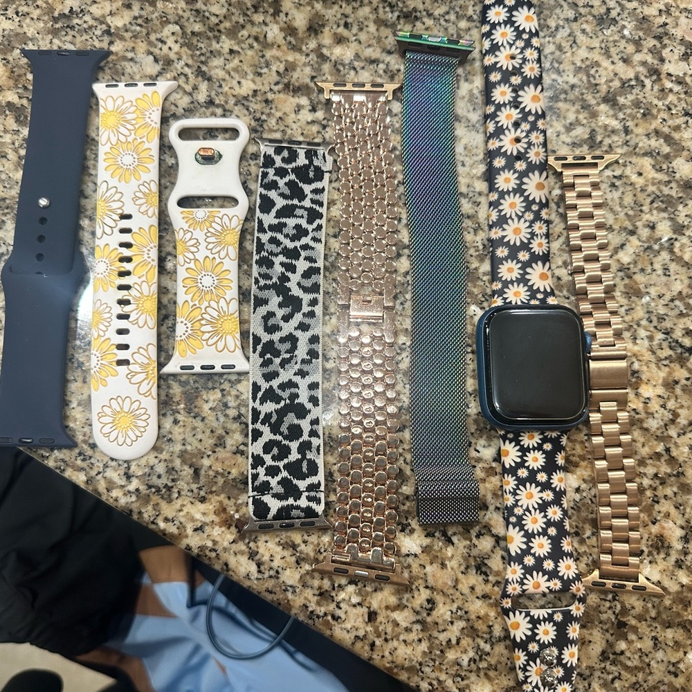 Apple Watch Series 7-45 mm- 32 GB- with Cellular and GPS- bands included